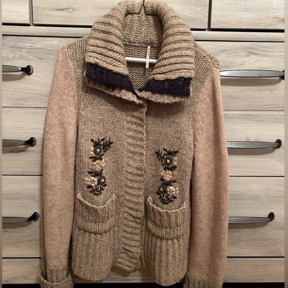 Super Cozy Free People Wool Cardigan w/ Knit Pockets